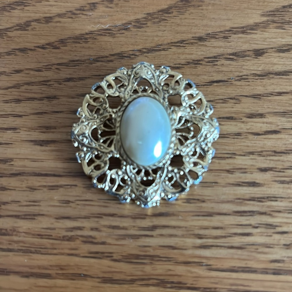 Elegant Gold and Cream Brooch